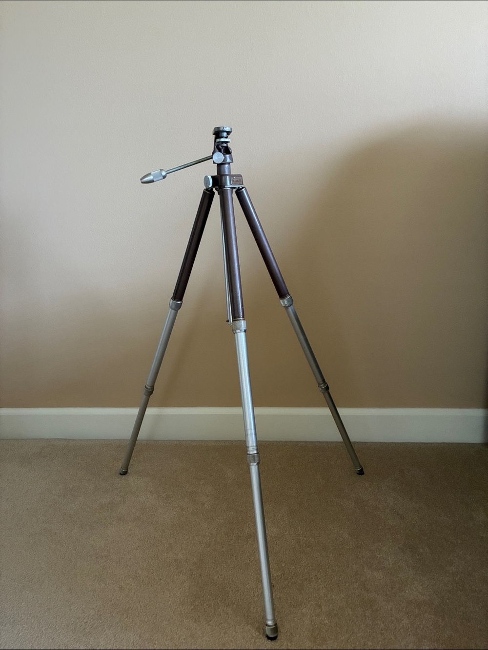 Vintage Brown and Silver Camera Tripod - Adjustable Support - Picture 6 of 9